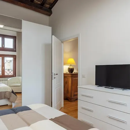 Palazzo Altieri Penthouse Apartamento
