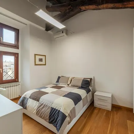 Palazzo Altieri Penthouse Apartamento